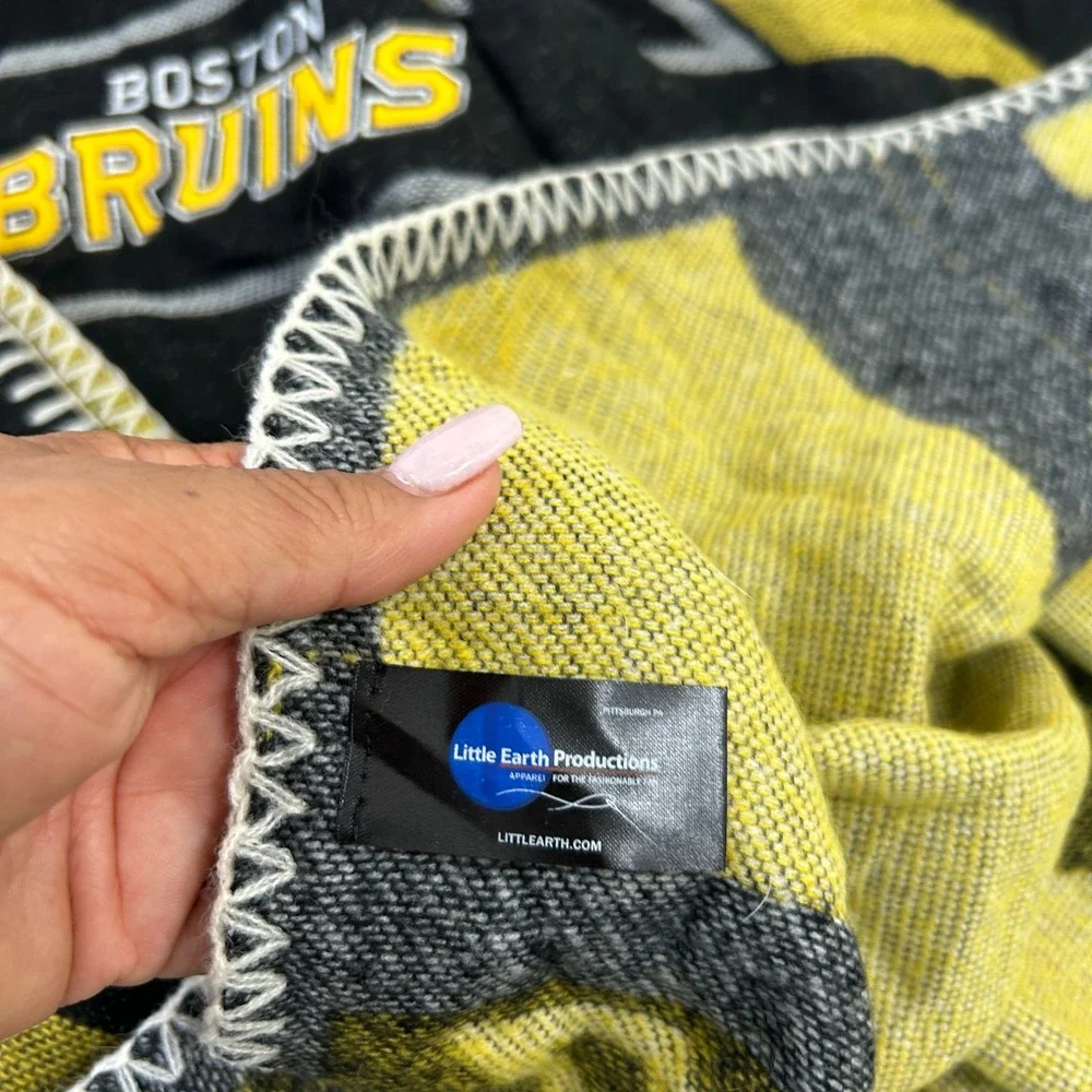 Boston Bruins NHL Little Earth Productions Poncho Cape Black Gold One Size